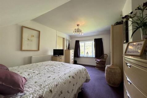 BEDROOM 1.1.JPG