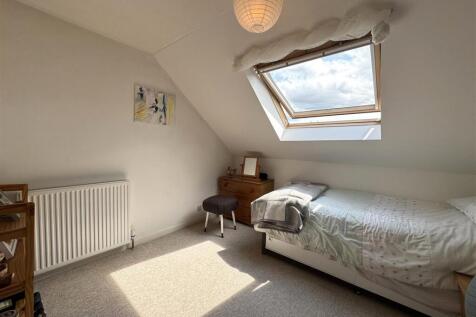 BEDROOM 3.1.JPG