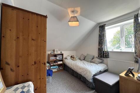 BEDROOM 4.JPG