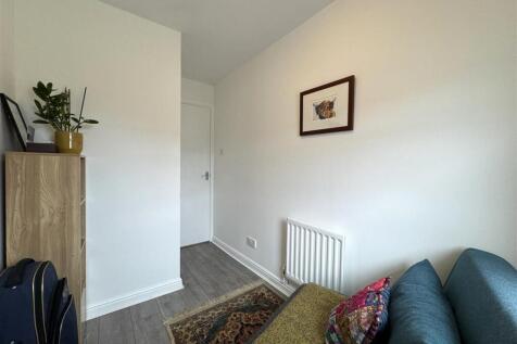 BEDROOM 3.1.JPG