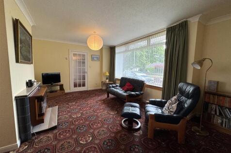 LOUNGE 2.JPG