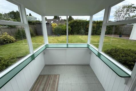 SUN ROOM .JPG