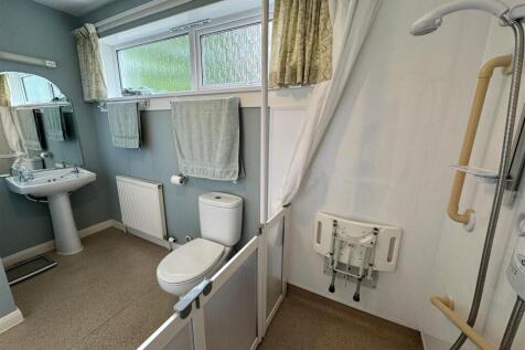WET ROOM .JPG