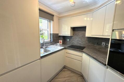 KITCHEN 1.JPG