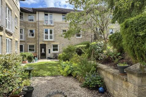 REAR OF FLAT 1.JPG