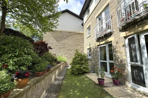 REAR OF FLAT 2.JPG
