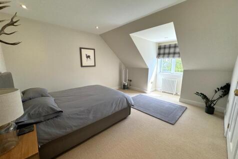 BEDROOM 1.JPG