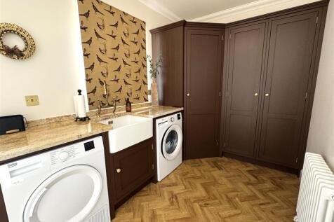 UTILITY ROOM USE.JPG