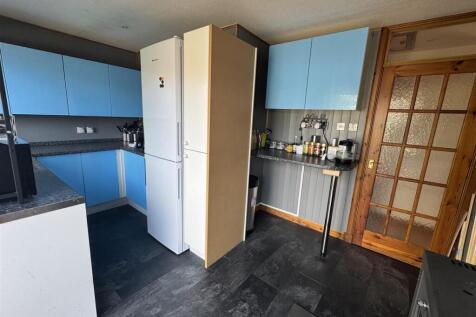 KITCHEN 4.JPG