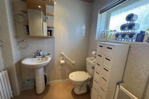 WET ROOM 2.JPG
