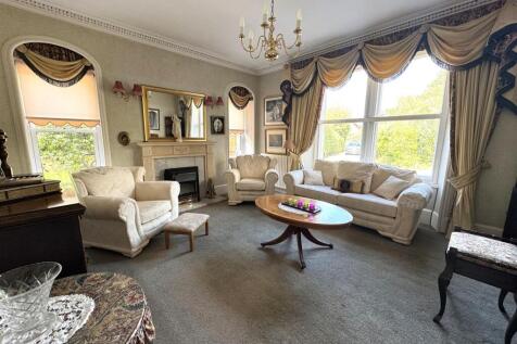 LOUNGE 1.JPG