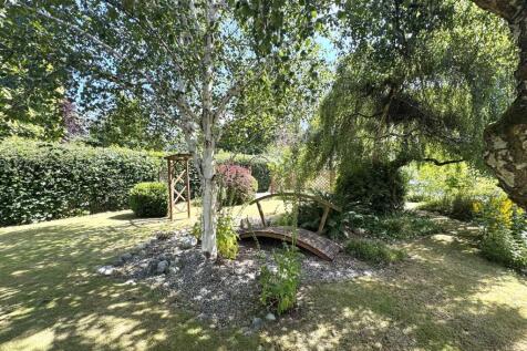GARDEN 1.JPG
