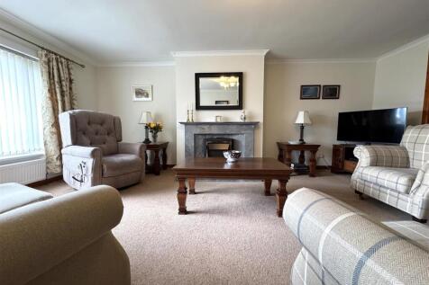 LOUNGE 1.JPG