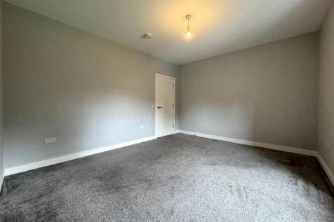 BEDROOM 1.1.JPG