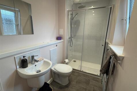 ENSUITE.JPG