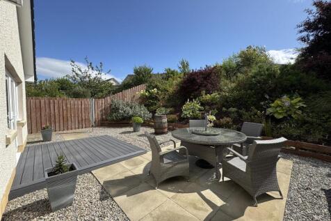 PATIO 2.JPG