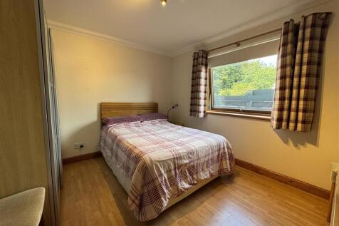 BEDROOM 2.JPG
