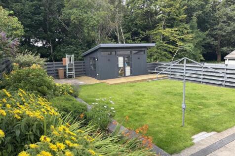 GARDEN ROOM .JPG