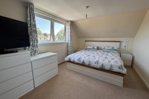 BEDROOM 1.JPG