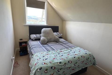 BEDROOM 2.JPG