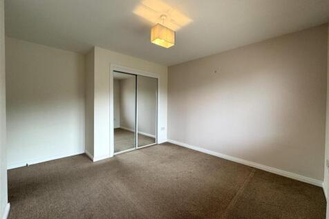 BEDROOM 2.1.JPG