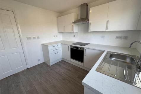 KITCHEN 1.JPG