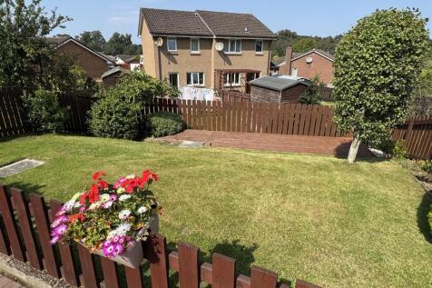 REAR GARDEN 1.JPG