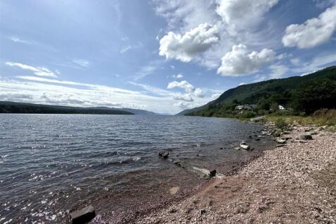 LOCH.JPG