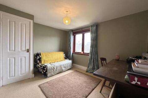 BEDROOM 2.JPG