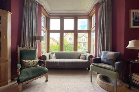 BAY WINDOW.JPG