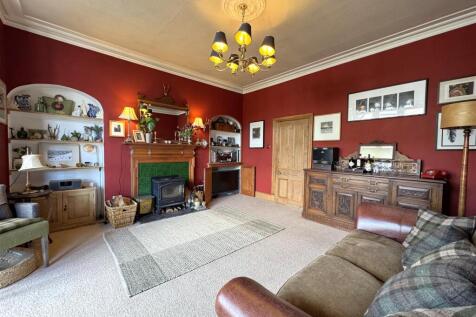 LOUNGE 2.JPG