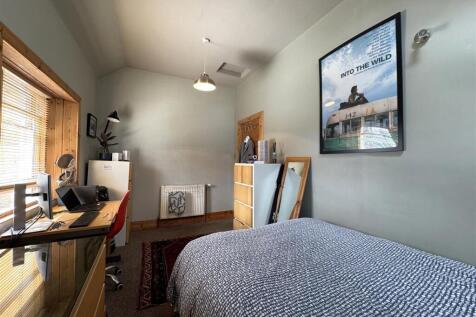 BEDROOM 2.1.JPG