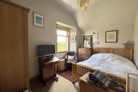 BEDROOM 3.JPG