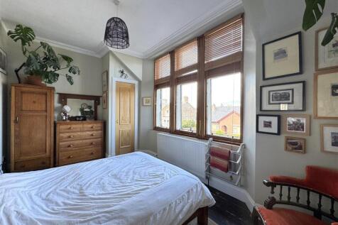 MASTER BEDROOM 2.JPG