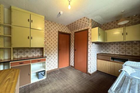 KITCHEN 2.JPG