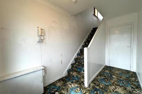 HALLWAY.JPG