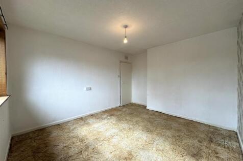 BEDROOM 2.1.JPG