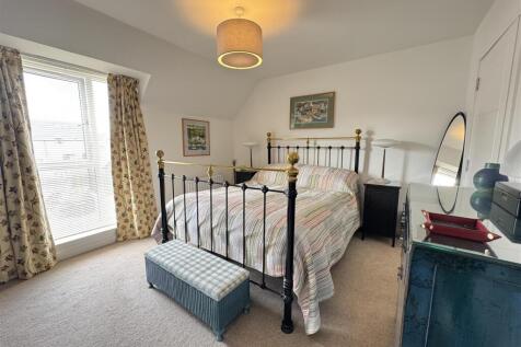 MASTER BEDROOM 1.JPG