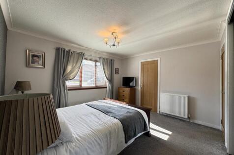 BEDROOM 1.2.JPG