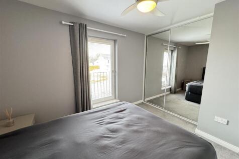 BEDROOM 1.JPG