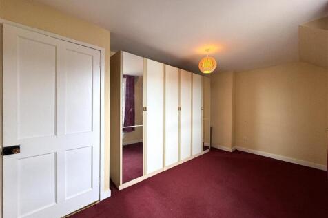 BEDROOM 1.JPG
