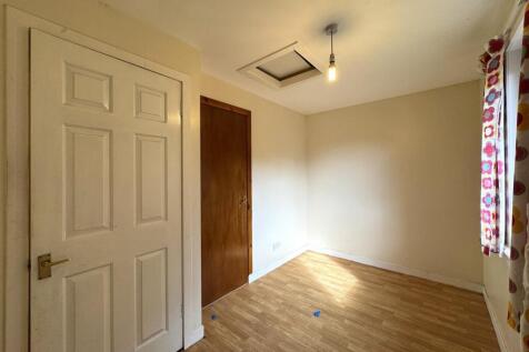 BEDROOM 4.JPG
