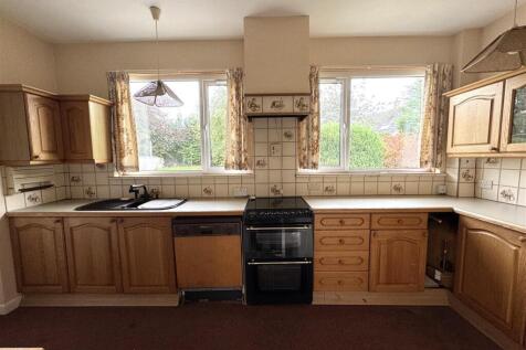 KITCHEN 1.JPG