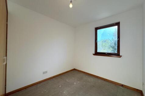 BEDROOM 2.JPG