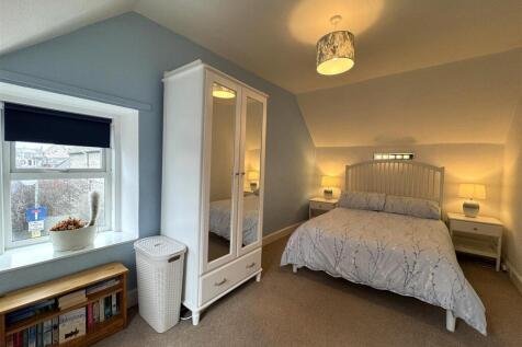 BEDROOM 1.JPG