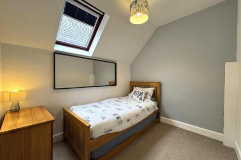 BEDROOM 2.JPG