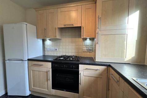 KITCHEN 2.JPG