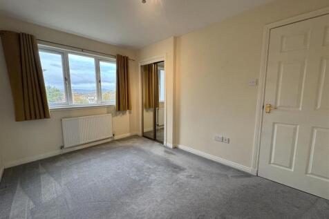 BEDROOM 1.JPG