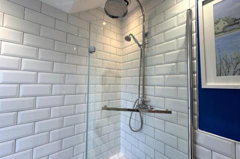 SHOWER HEAD.JPG
