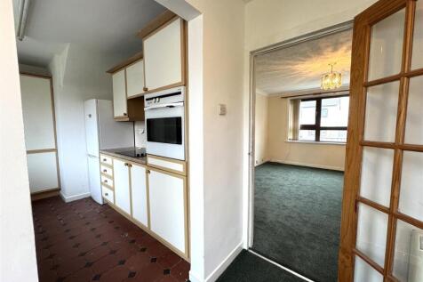 DINING KITCHEN LOUNGE .JPG